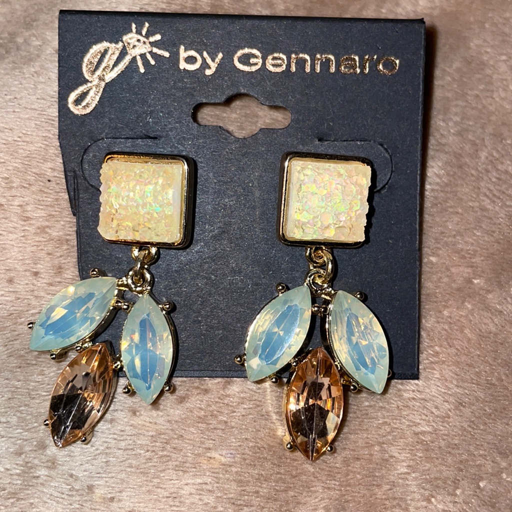 Beautiful Post Earrings 12$